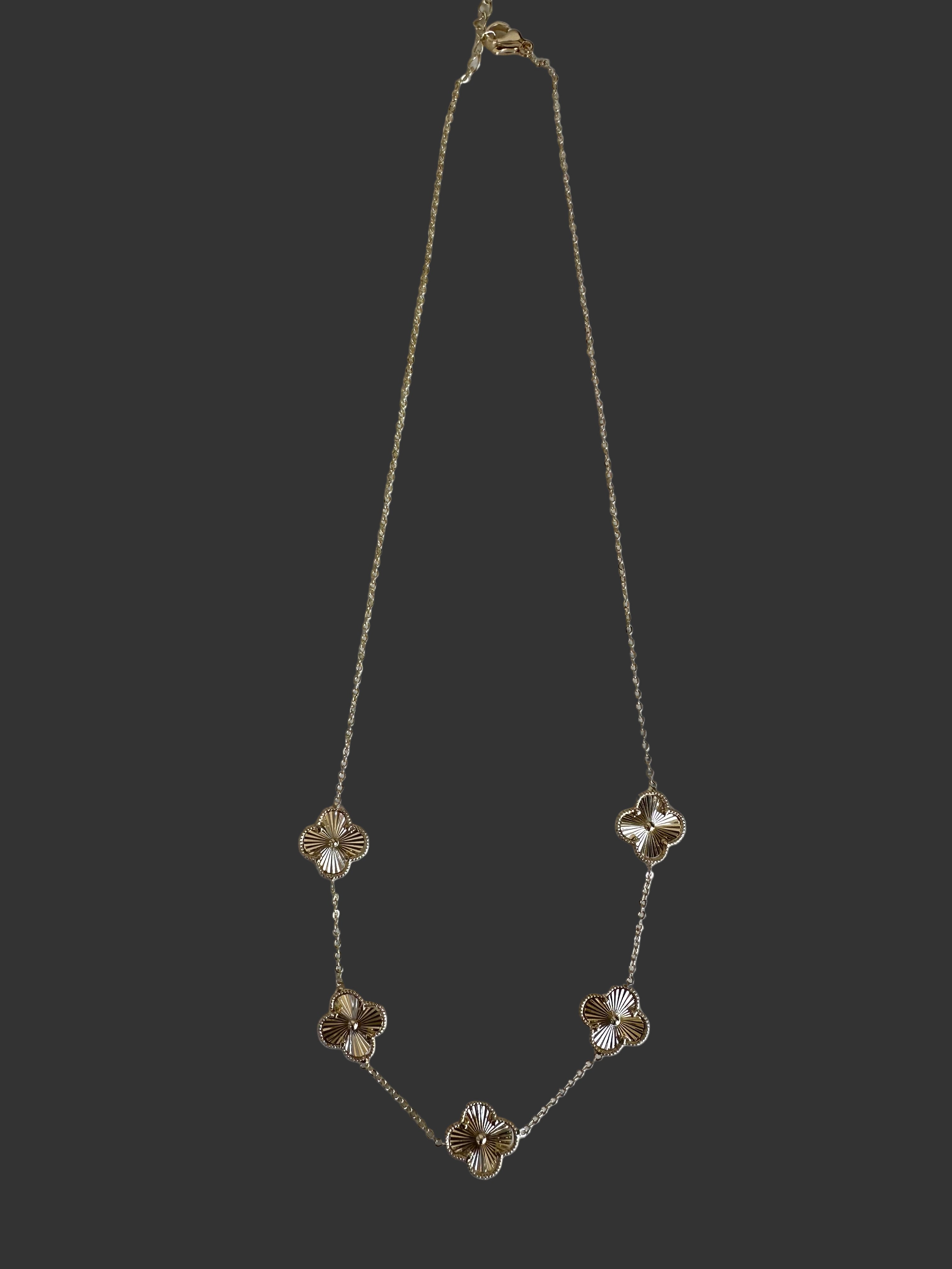 Kleeblatt Kette Damen - Glänzende Clover-Kette aus Edelstahl