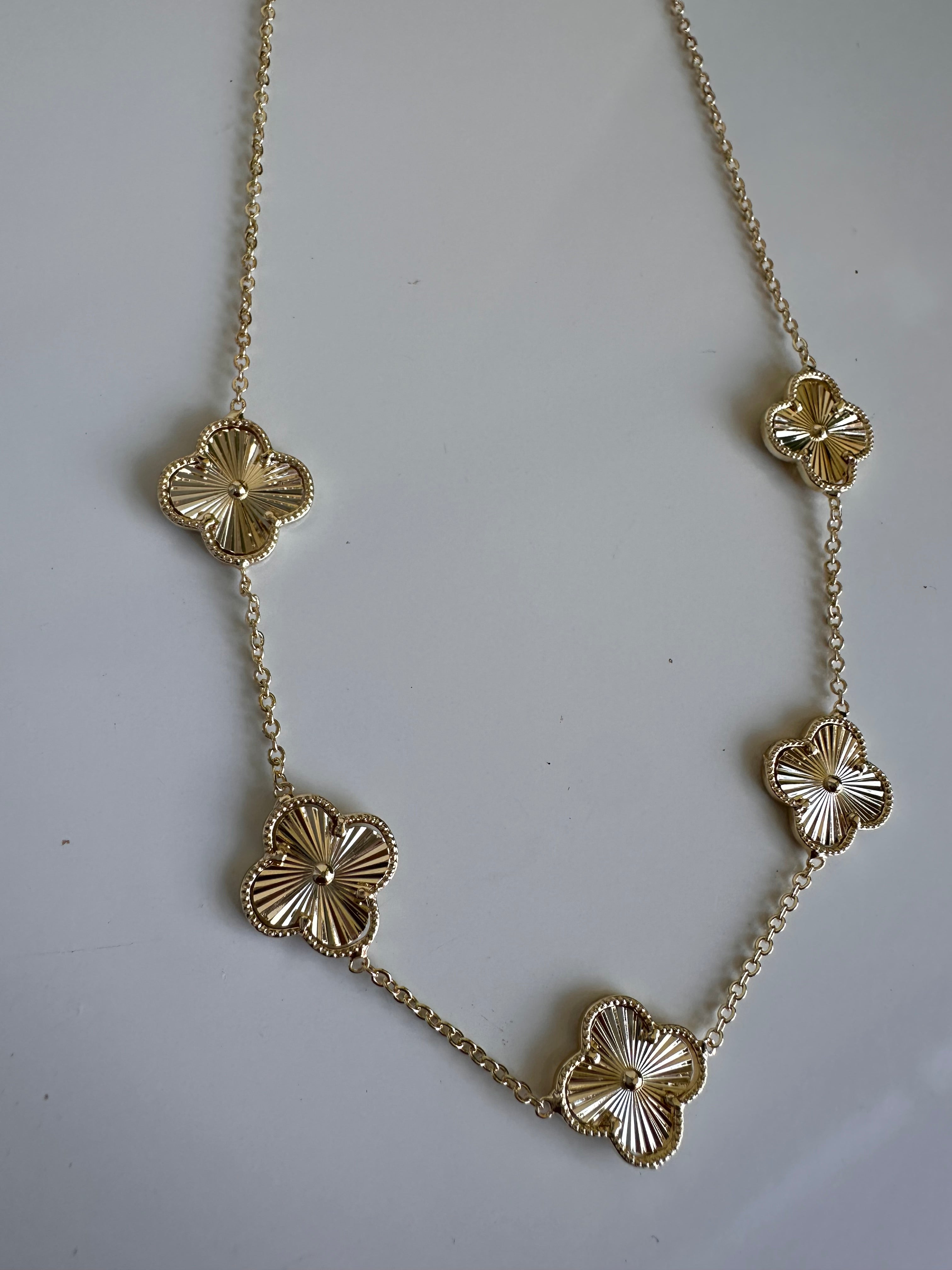 Kleeblatt Kette Damen - Glänzende Clover-Kette aus Edelstahl