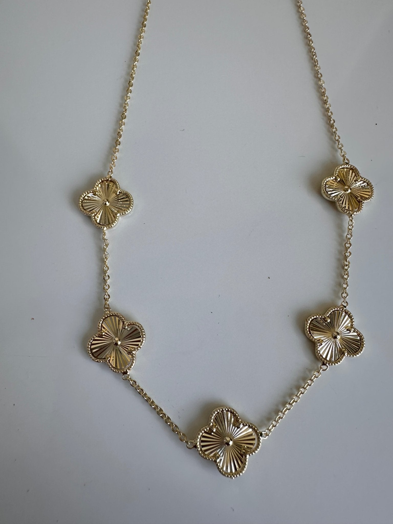 Kleeblatt Kette Damen - Glänzende Clover-Kette aus Edelstahl